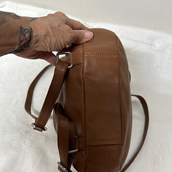 NWOT Genicci Brown Leather Hobo Bag with Adjustable Strap can be back backpack - Picture 4 of 12